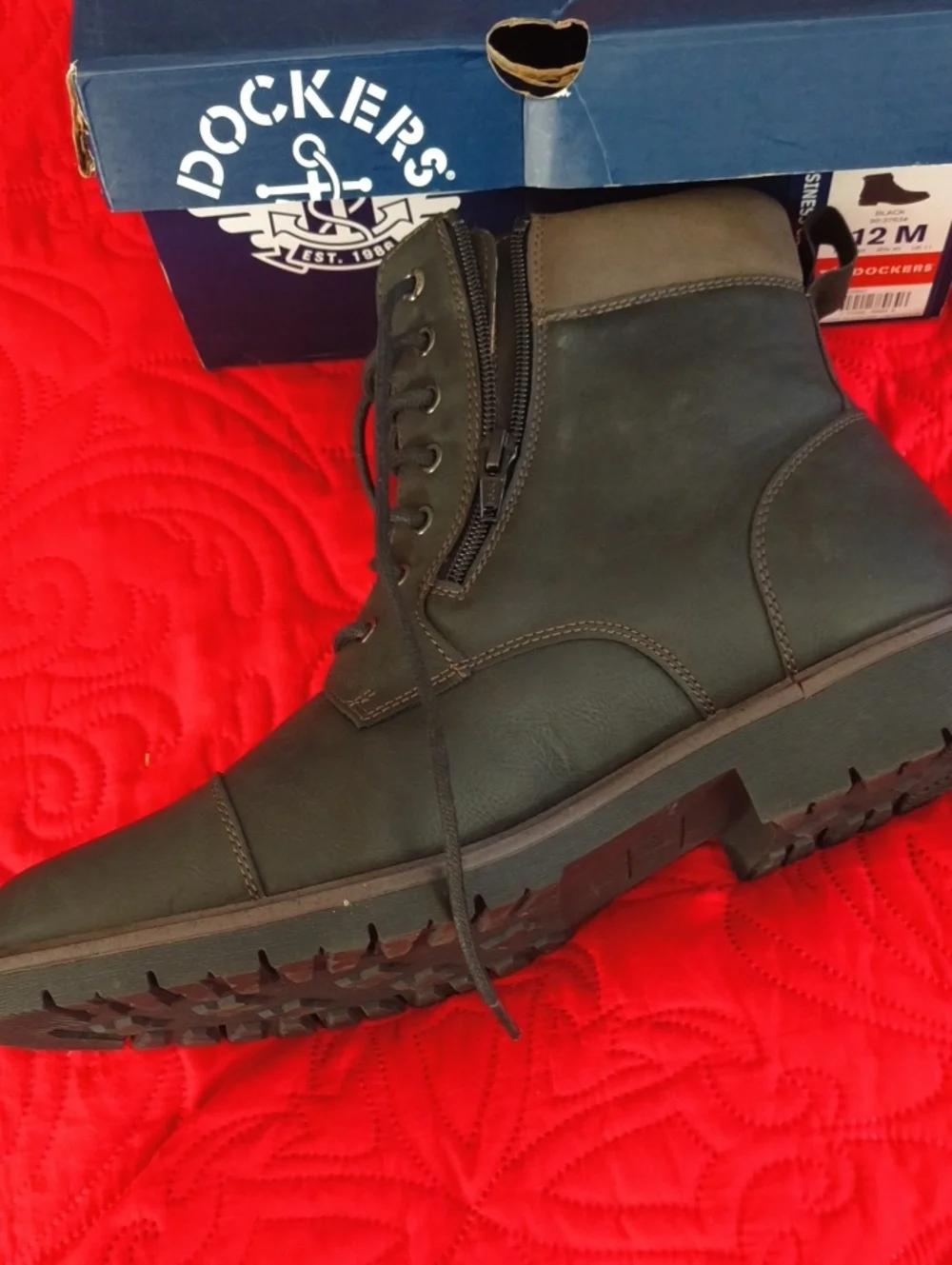 Dockers Men's Black Lace-Up Casual Boot with Brown Collar